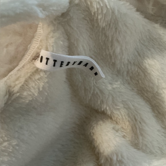 Pottery Barn super soft plush robe - Picture 6 of 7